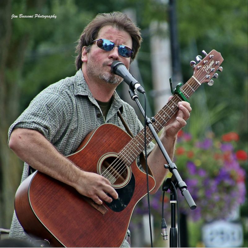 Live Music with Thomas Chamberlain, 14 pm, Saturday 1/14/23 at White