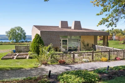 Silver Thread Building Exterior